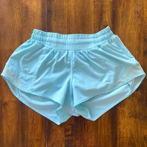 Lululemon Hotty Hot Low-Rise Lined Short 2.5”